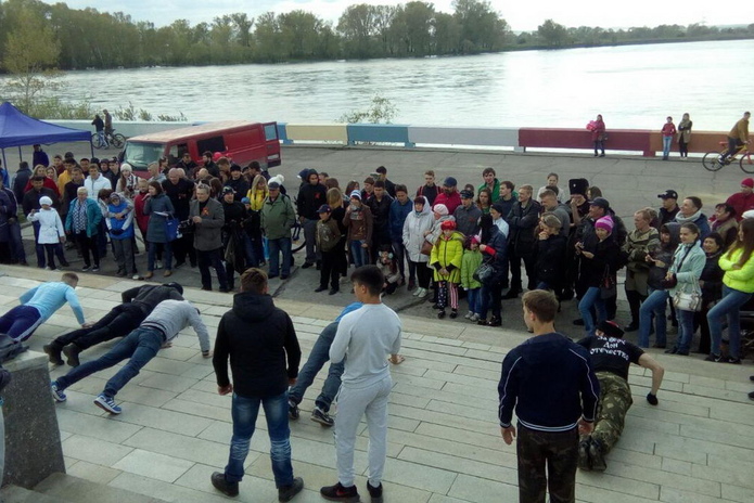 Отжимались до победного (+фото)